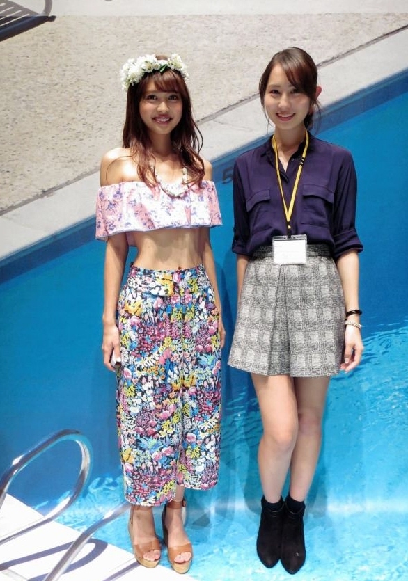 中西渚（右）とともにイベント応援ランナーを務める松元絵里花