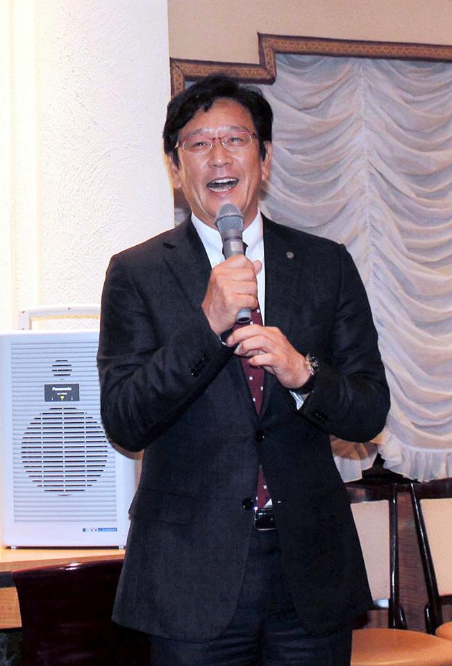 母校・東京学芸大野球部４０周年会で熱弁を振るう栗山監督