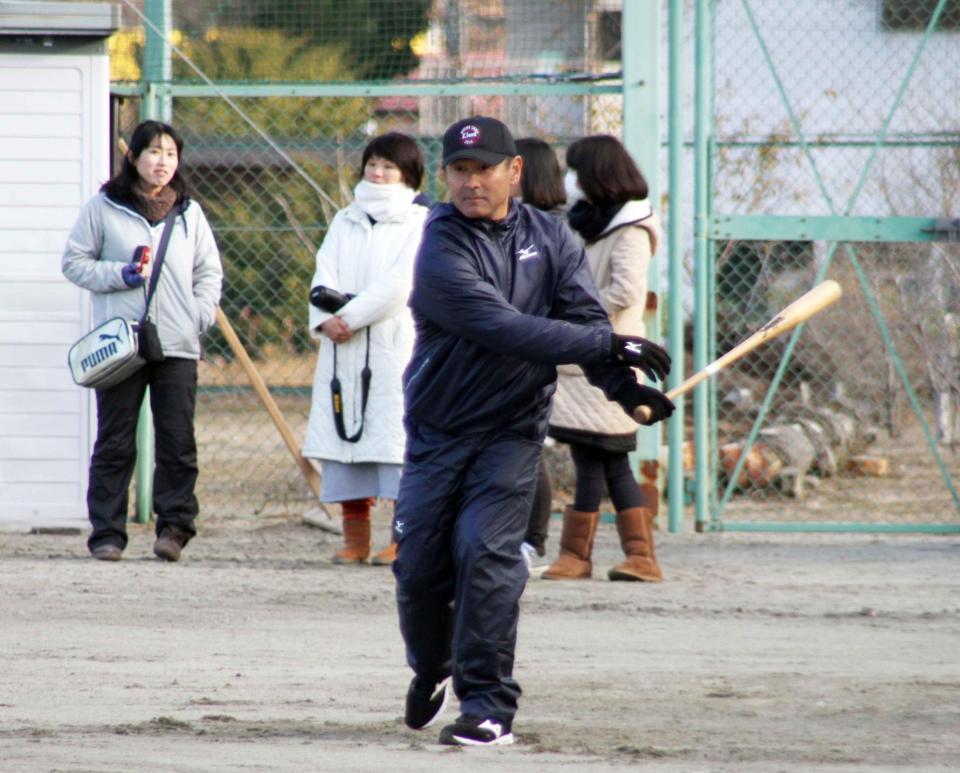 　来春キャンプではルーキー10選手をＢ班スタートさせる方針を示した西武・田辺監督