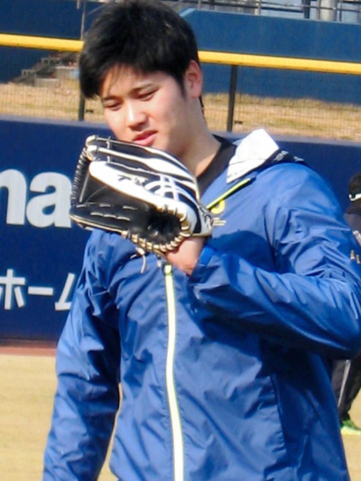 　自主トレを行った大谷