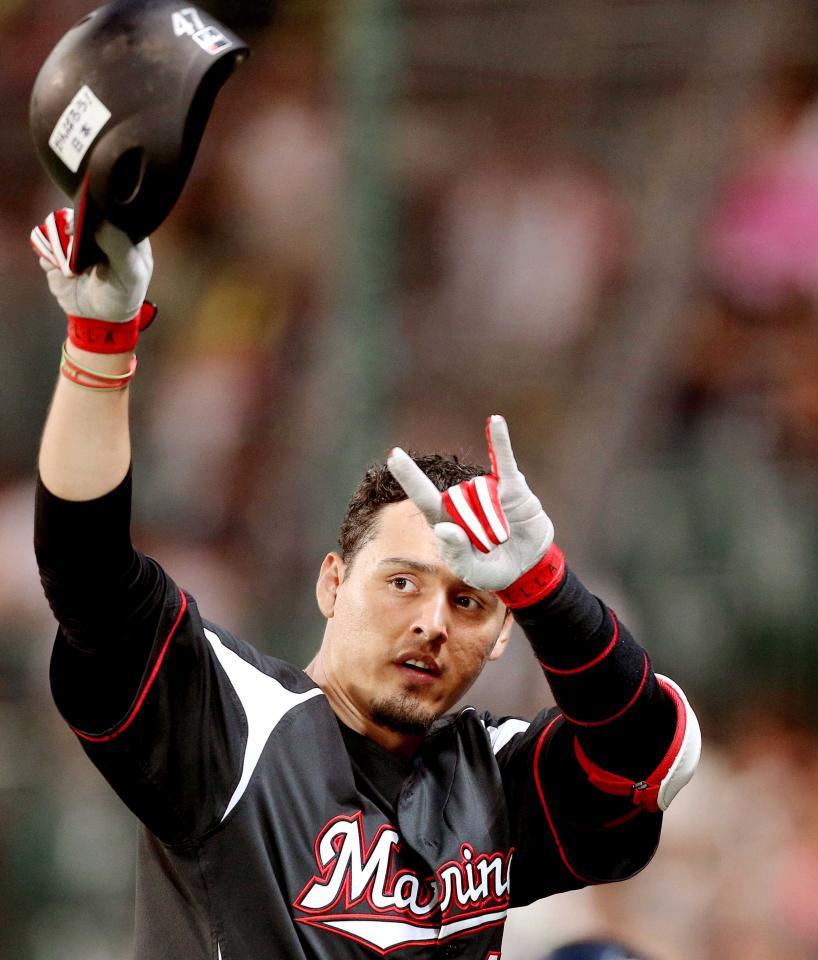 　課題の貧打解消へ、ロッテからクルーズ内野手を獲得