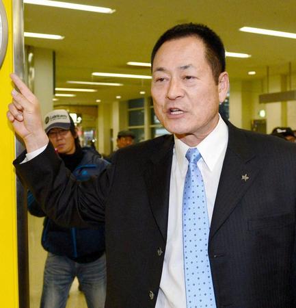 ラミレス監督にパフォーマンス指令を出した中畑清氏