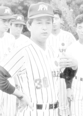 　日本代表チームを率いる山中正竹監督＝１９９１年（共同）