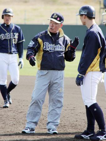 オリックス、福本氏が熱血指導