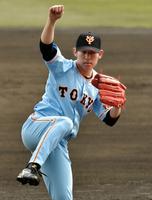 練習試合に先発し、３回を１失点に抑えた巨人・桜井俊貴＝沖縄セルラースタジアム那覇（撮影・出月俊成）