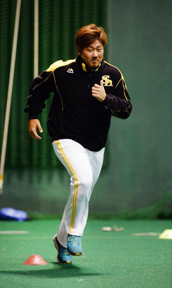 　室内練習場で走り込む松坂