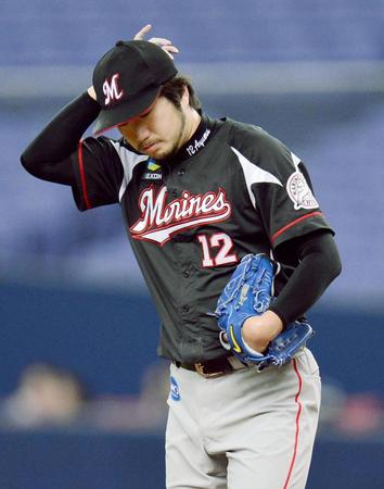　オリックス戦に先発し、３回２失点のロッテ・石川＝京セラドーム