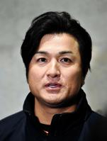 ファンミーティングの後、謝罪の言葉を口にした巨人・高橋由伸監督＝パシフィコ横浜