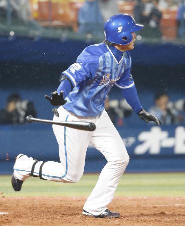 　９回ＤｅＮＡ２死一、二塁、代打下園が左翼にサヨナラ打を放つ＝横浜