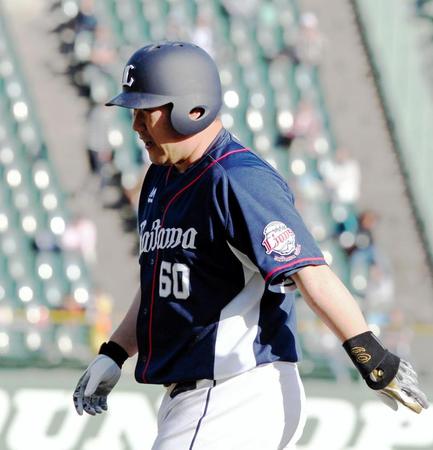 ９回、二塁ゴロに倒れた中村（撮影・持木克友）