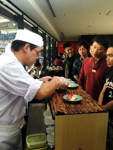 ロッテ　球場での握り寿司屋台は大盛況