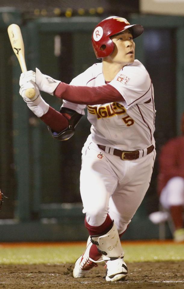 　２回２死一、二塁、茂木が右越えに逆転３ランを放つ