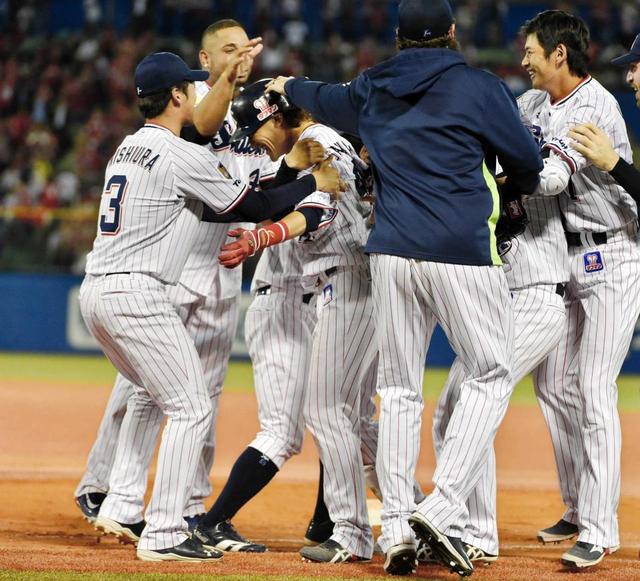 ヤクルト坂口、初サヨナラ打は犠飛