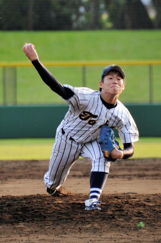 九回途中まで１失点の好投で、今季４勝目を挙げた東海大・青島