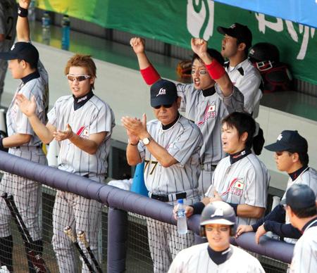 星野監督（中央）が率いて北京五輪に出場した野球の日本代表　
