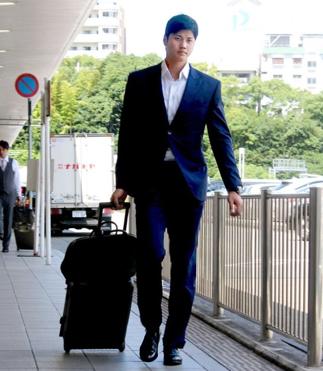 神戸入りした日本ハム・大谷