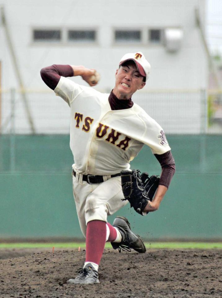 　公式戦初先発で２失点完投した津名・村上