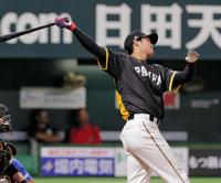 ホームラン競争で優勝した日本ハム・大谷翔平＝ヤフオクドーム（撮影・吉澤敬太）