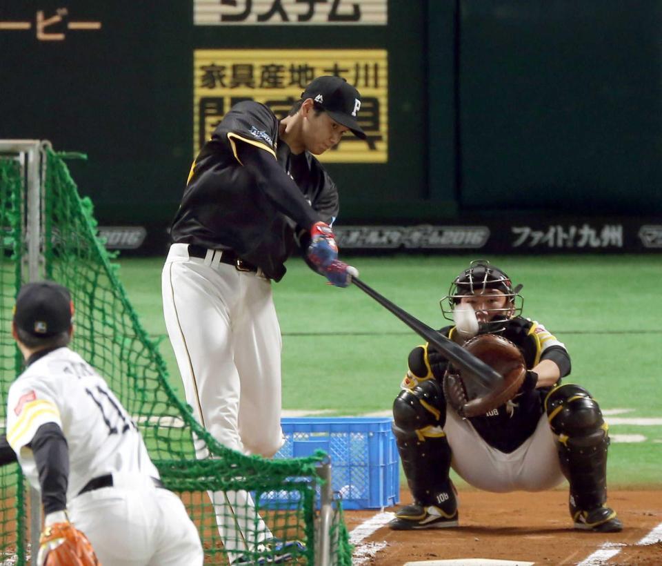 　ホームラン競争で決勝の本塁打を放つ大谷（撮影・田中太一）