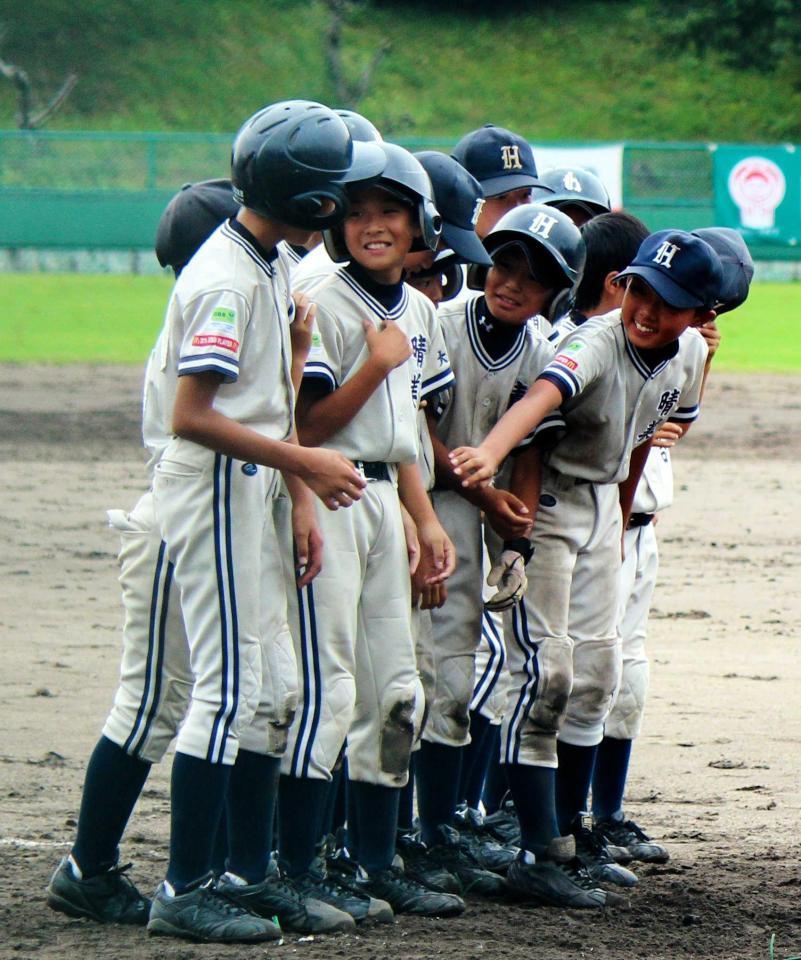 　サヨナラ勝ちに笑顔がはじける晴美台タイガースナイン
