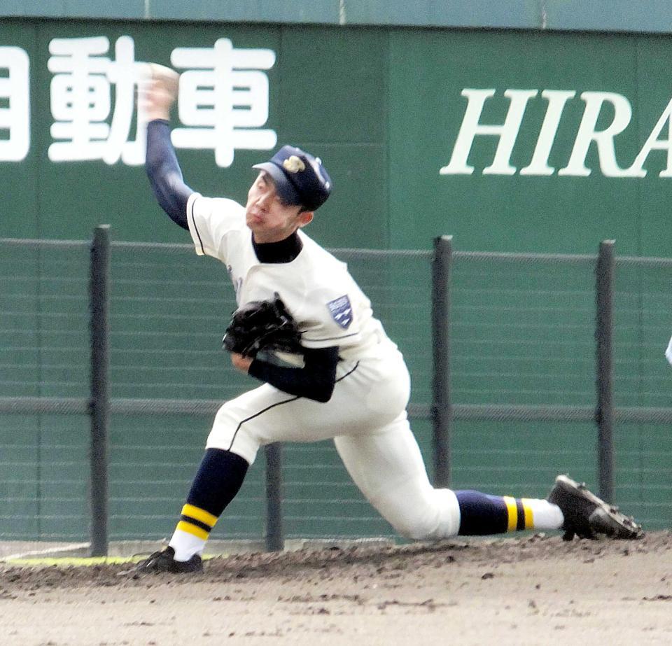 　１５４キロをマークした創志学園・高田
