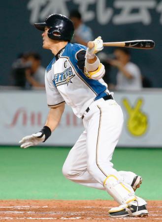 　７回日本ハム１死満塁、大野が左中間に走者一掃の逆転二塁打を放つ＝札幌ドーム