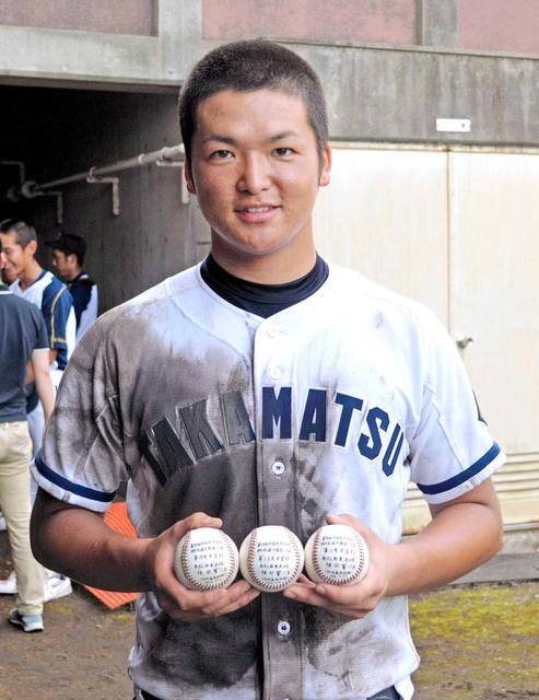 高松商・植田響、大会史上初の１試合３本塁打　１６点圧勝で４強入り