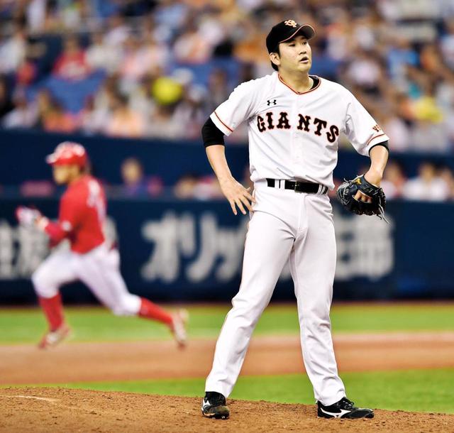 巨人・菅野、７回２失点で降板　３安打のうち２本が田中の本塁打