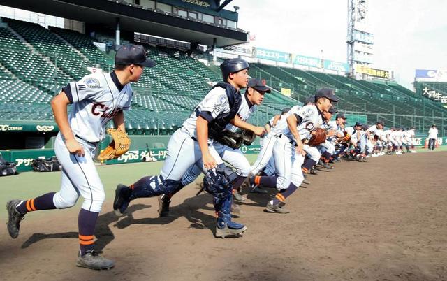 初出場のクラーク国際　三浦雄一郎校長を“アルプス”スタンドへ