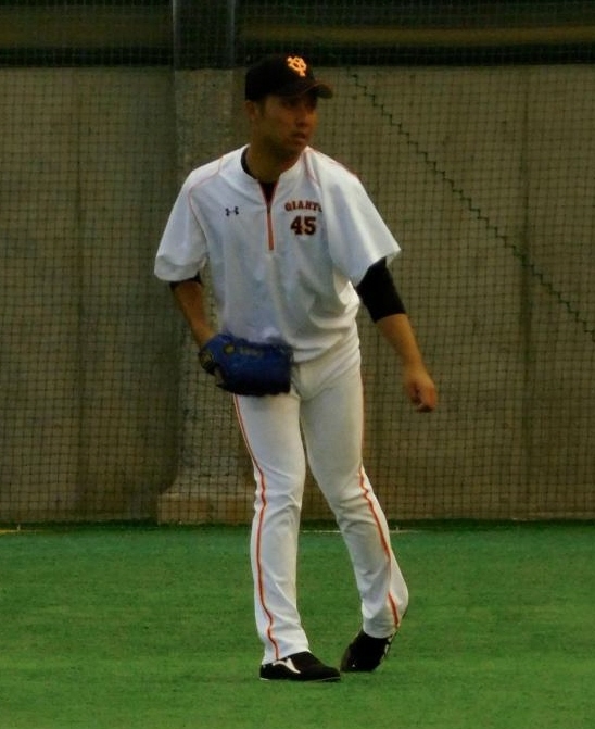 キャッチボールする今村＝神奈川・ジャイアンツ球場