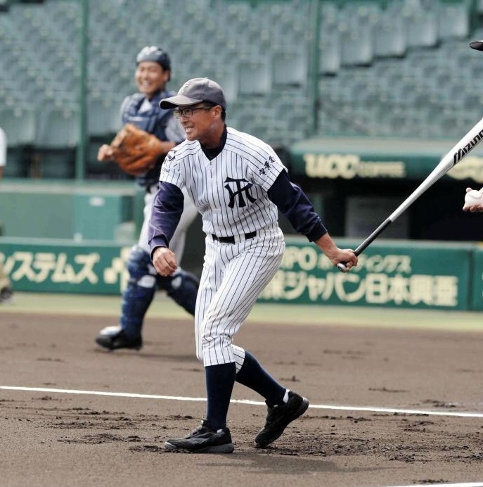 交代か続投か…常葉菊川の森下監督が甲子園に登場「幸せです」/野球/デイリースポーツ online