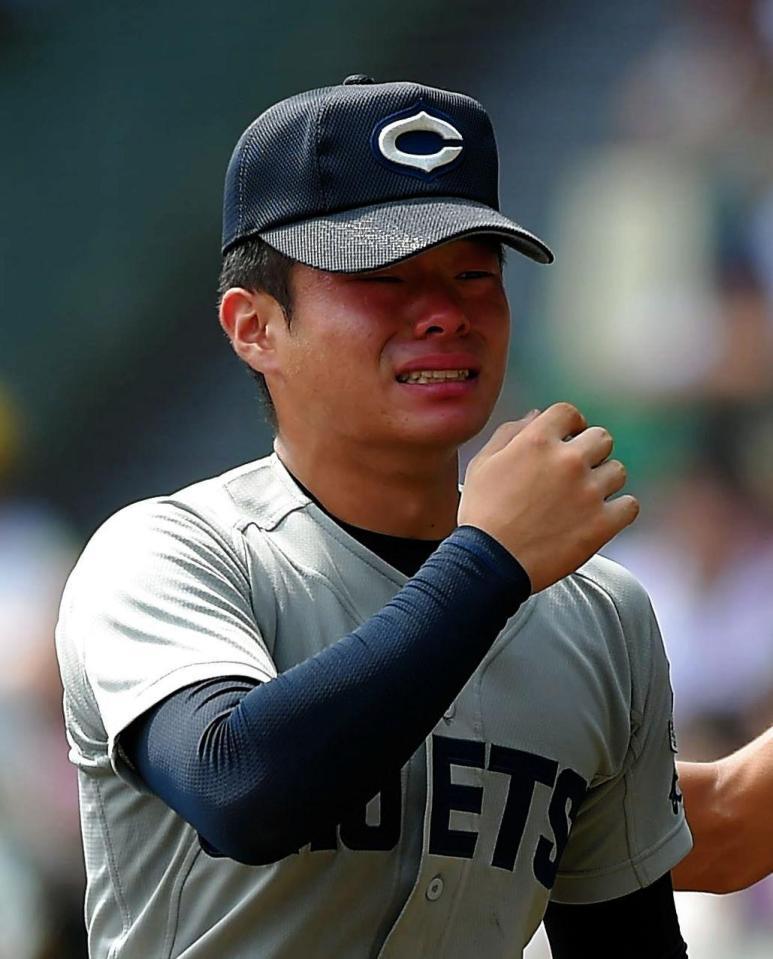 ９回サヨナラ負けで涙を流す中越・今村豪＝甲子園（撮影・堀内翔）