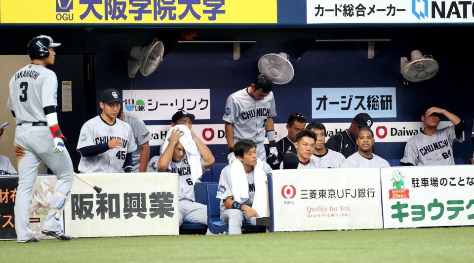 　阪神に敗れ３連敗、意気消沈の中日ベンチ