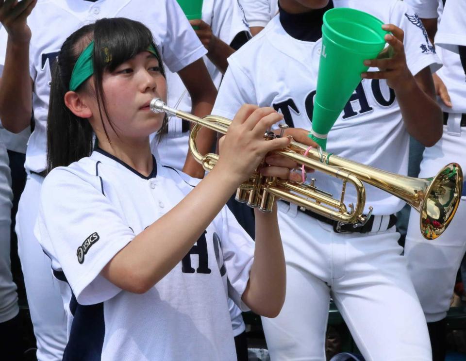 東邦の女子マネ 梶浦さん 逆転信じて 進軍ラッパ 野球 デイリースポーツ Online