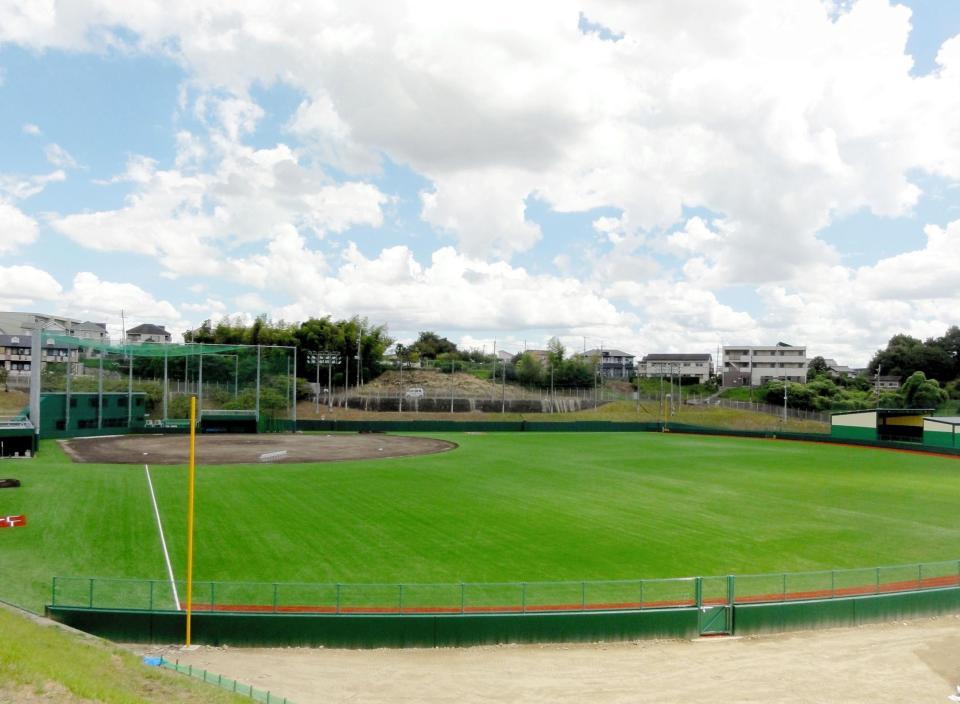 関西大学に野球専用グラウンド誕生 竣工式にｏｂの山口前阪神コーチら約２００人 野球 デイリースポーツ Online