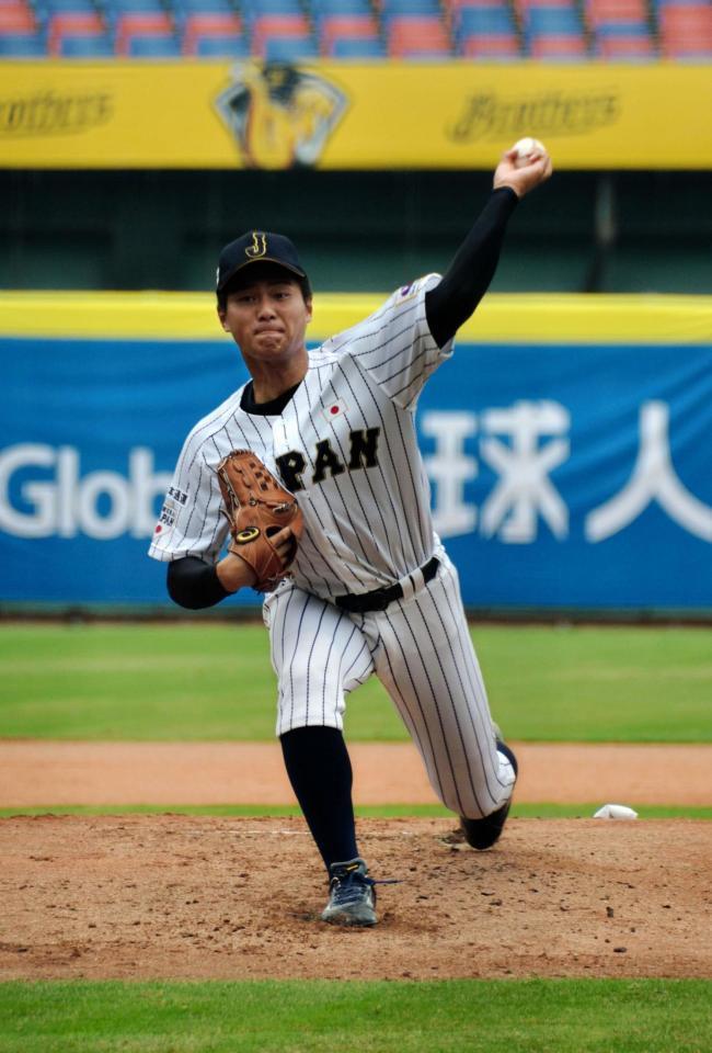 今大会初戦の香港戦に先発し、力投する日本・寺島