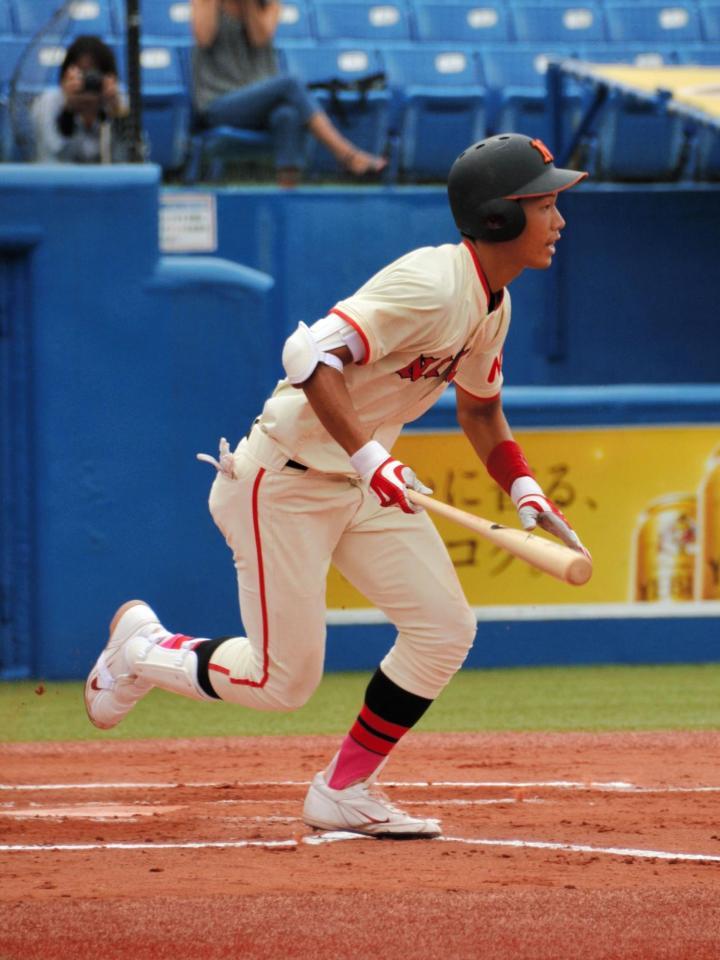 勝ち越し犠飛など３打点と活躍した日大・京田