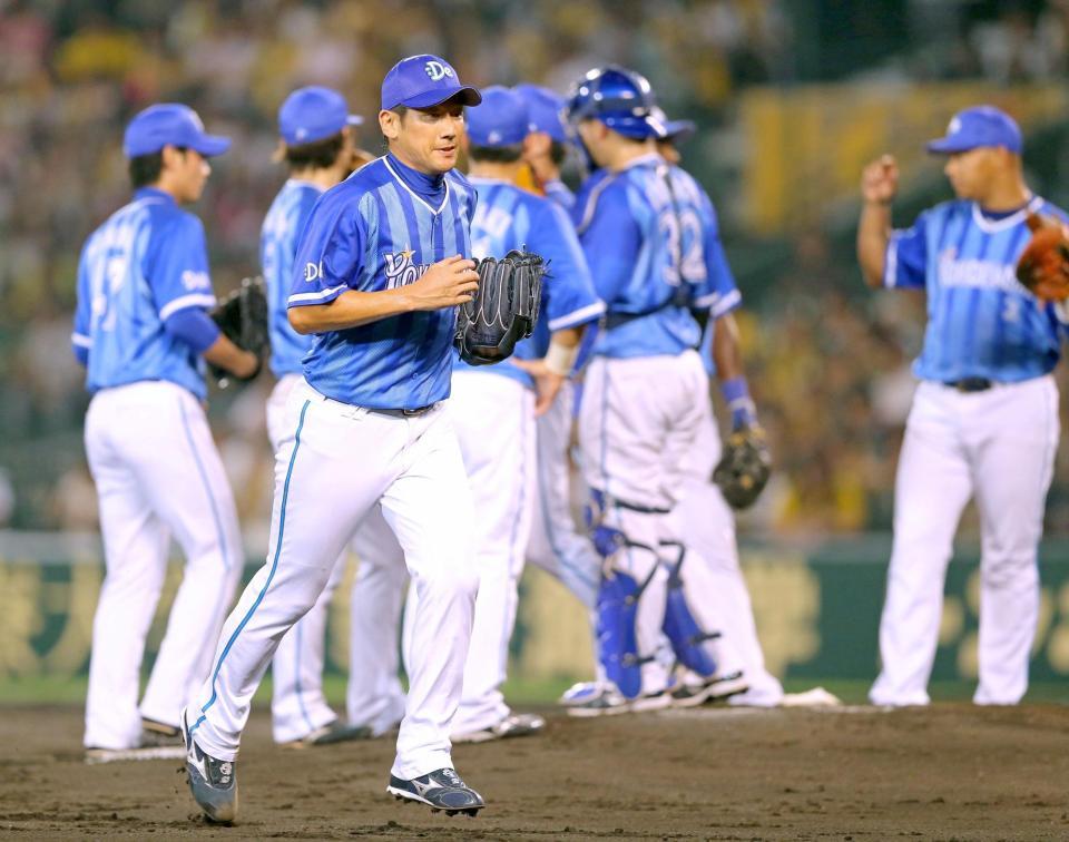 ５回途中で降板する三浦（撮影・田中太一）