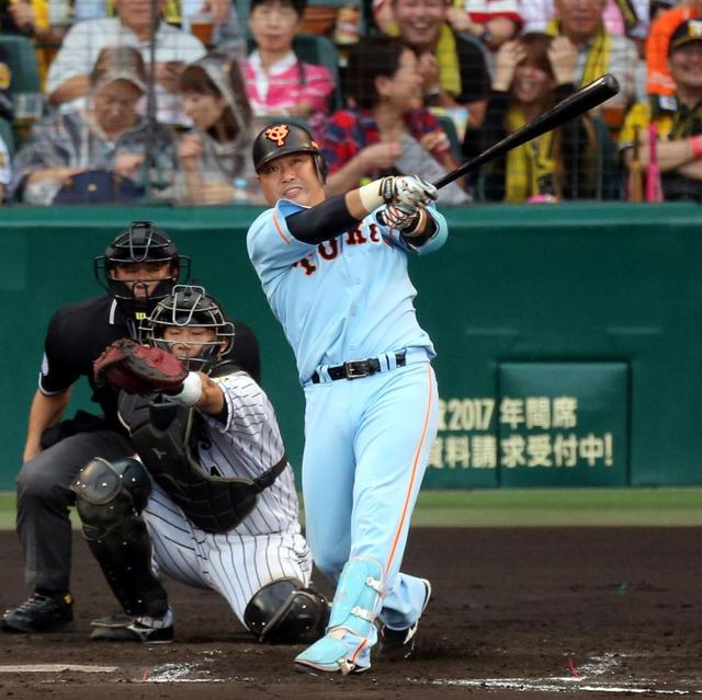 巨人・村田２１号本塁打も失策に表情さえず