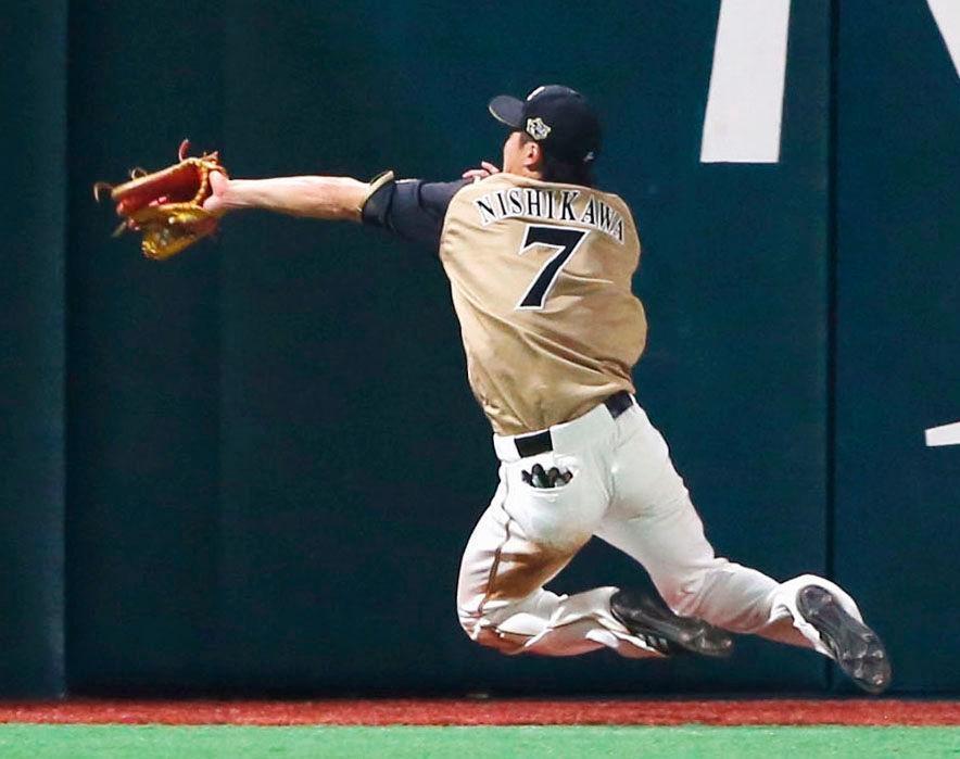 日本ハム 西川が守でもファインプレー 外野陣が連日の好ディフェンス 野球 デイリースポーツ Online