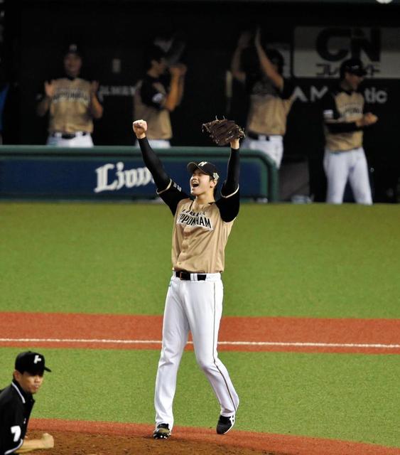 日本ハム優勝 最大11・5差逆転！大谷完封10勝で胴上げ投手/野球