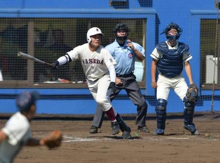 ４回、中越に２ランを放つ清宮＝市営立川球場