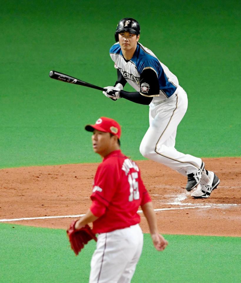 ４回、黒田から二塁打を放つ大谷（撮影・出月俊成）