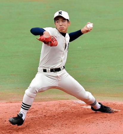 日野打線を無失点に抑えた日大三・桜井＝神宮第二球場（撮影・園田高夫）