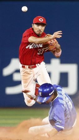 　最多得票で４年連続４度目の受賞となった広島の菊池涼介二塁手
