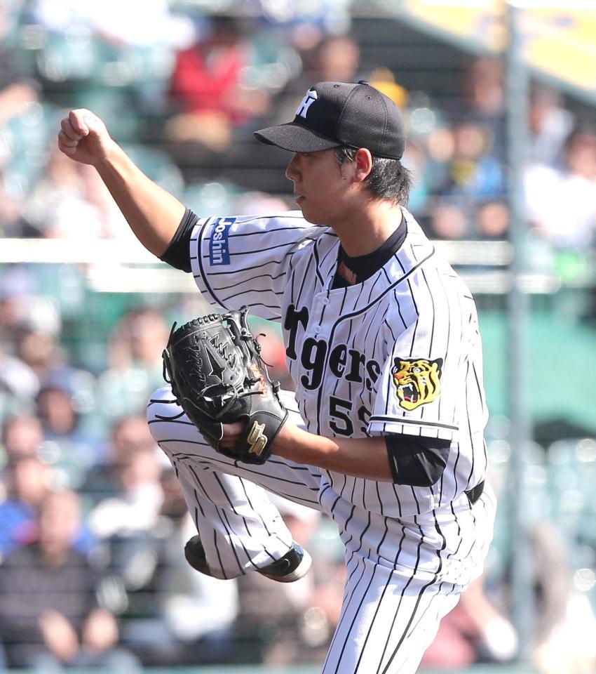 トライアウトで登板する阪神・岩本輝＝甲子園（撮影・飯室逸平）