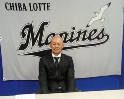 ロッテ・福浦が１０００万減の３５００万円「納得してサイン」