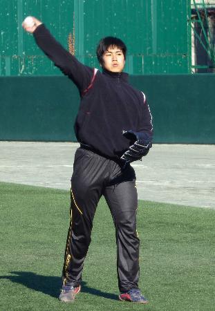 広島の加藤「不安とワクワク」 ドラフト１位新人