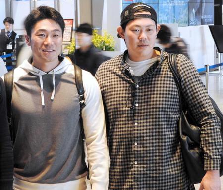 　相川（左）らとともにサイパンへ出発した山口俊