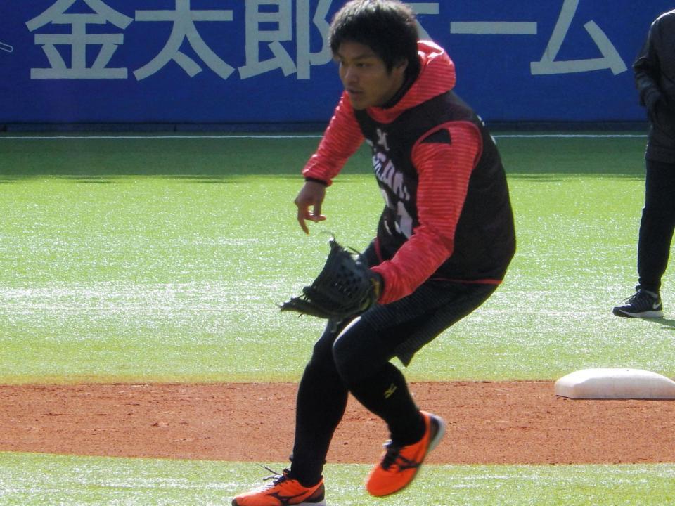 日本学生野球協会で表彰されたロッテのドラ１・佐々木千隼投手